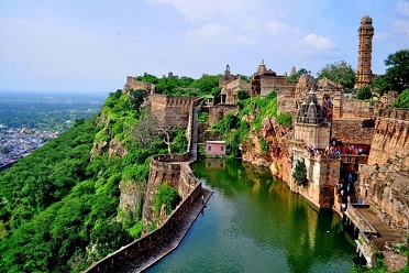 Taxi For Chittorgarh tour